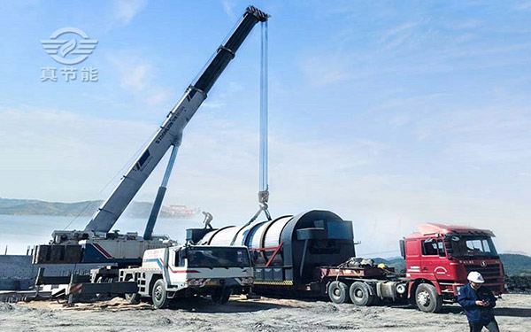 有機污泥烘干機吊裝現(xiàn)場 有機污泥烘干機吊裝現(xiàn)場